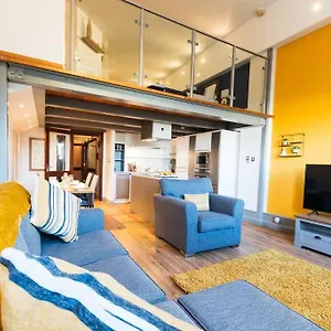 crusader-apartment-notts-city-centre-central.hotelsin-nottingham.com/
